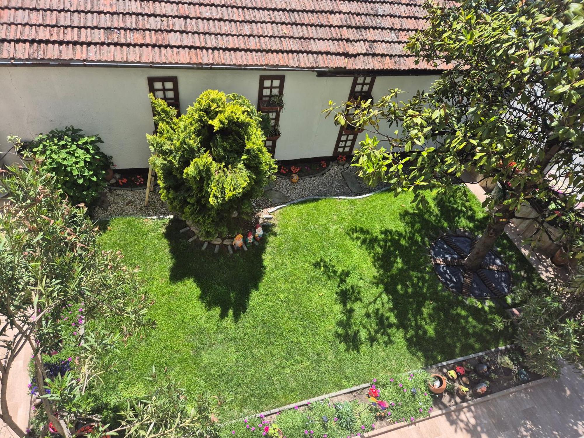 Vladimirov Guest House Primorsko Exterior photo